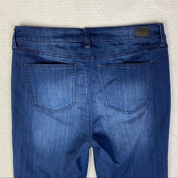 Truth & Theory Dark Wash Denim Stretchy Skinny Leg - Picture 7 of 9